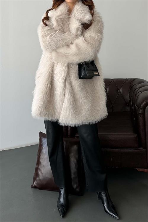 Kadın Bej Kürk Kruvaze Yaka Düğmeli Oversize Mont ESR001 