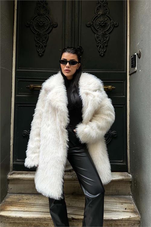 Kadın Beyaz Kürk Kruvaze Yaka Düğmeli Oversize Mont ESR001 