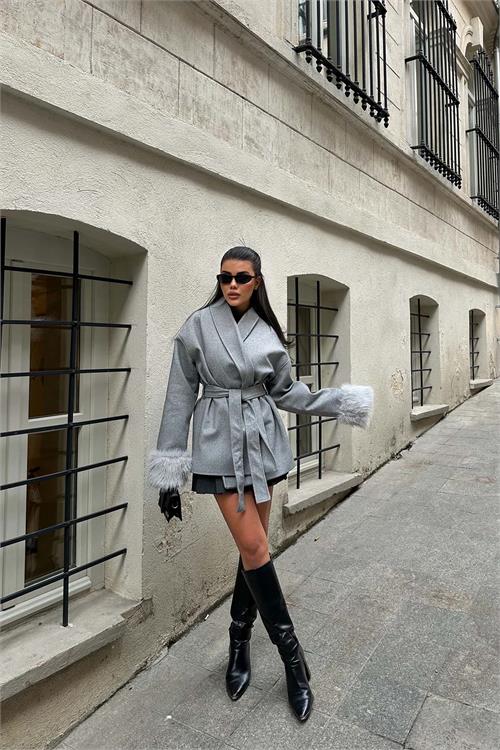 Kadın Gri Kürk Detaylı Rahat Kalıp Astarlı Kaşe Kaban ESR006 