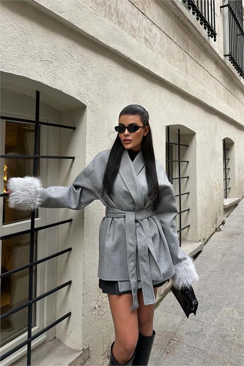 Kadın Gri Kürk Detaylı Rahat Kalıp Astarlı Kaşe Kaban ESR006 