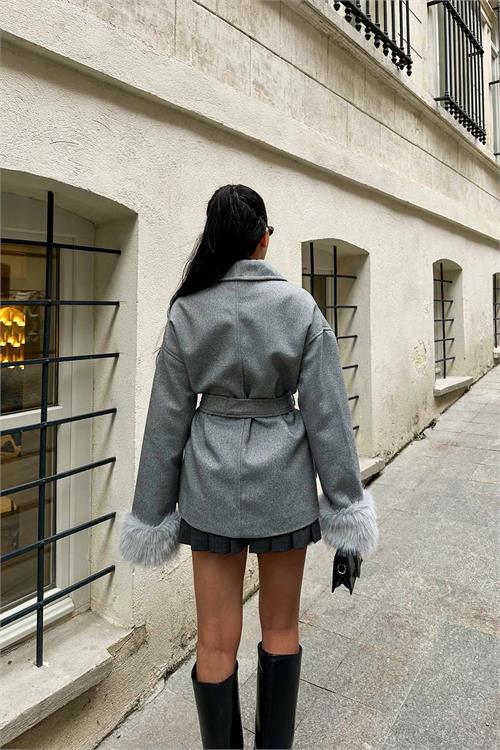 Kadın Gri Kürk Detaylı Rahat Kalıp Astarlı Kaşe Kaban ESR006 